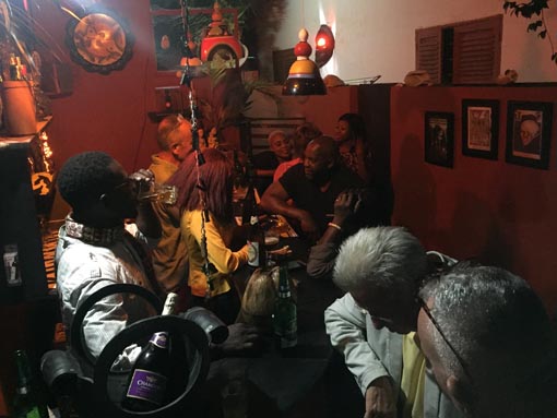 Blick in die Bar vom Artroom