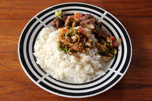 Rindfleisch, Reis und Kürbiskernstew